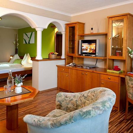 Hotel Winzer Wellness & Kuscheln سانكت جورجين ام اترغاو المظهر الخارجي الصورة