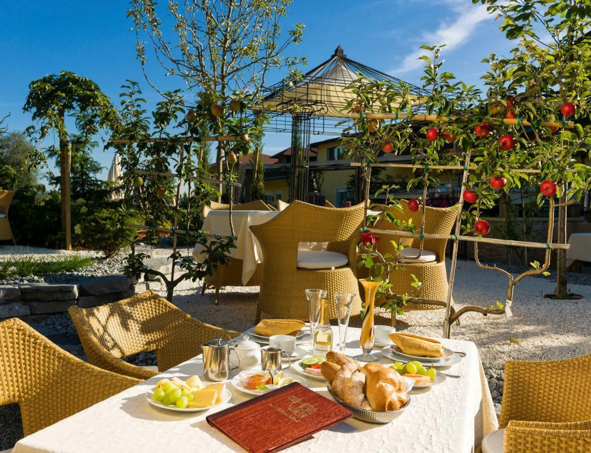 Hotel Winzer Wellness & Kuscheln سانكت جورجين ام اترغاو المظهر الخارجي الصورة