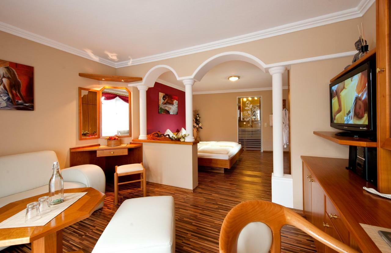 Hotel Winzer Wellness & Kuscheln سانكت جورجين ام اترغاو المظهر الخارجي الصورة