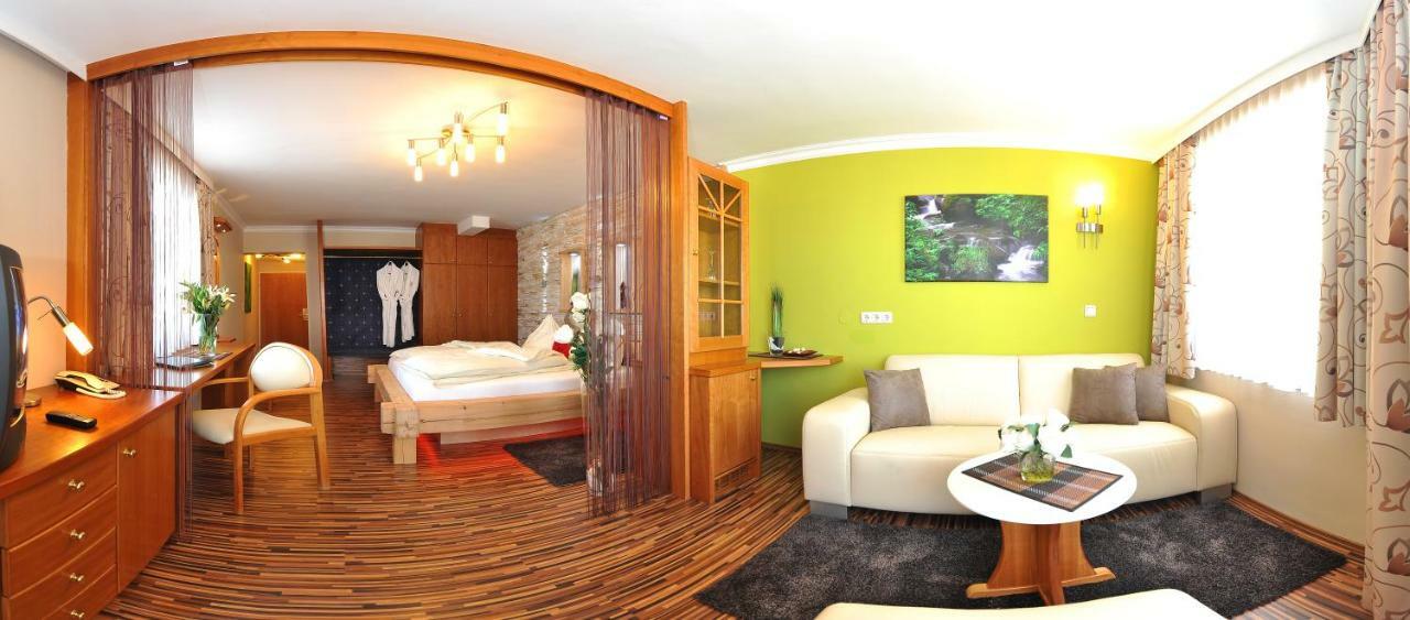 Hotel Winzer Wellness & Kuscheln سانكت جورجين ام اترغاو المظهر الخارجي الصورة